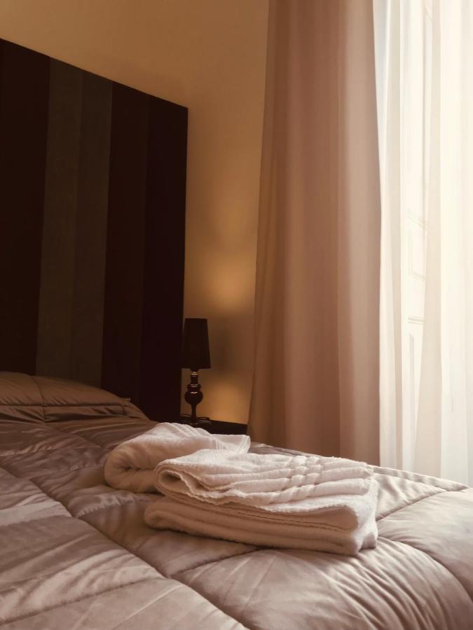 Motta Palace Apartments & Rooms Motta SantʼAnastasia Exterior foto
